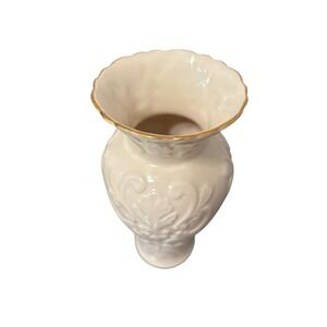 LENOX China Vase "Fine Ivory China" Made In USA beautiful collector's piece "8"